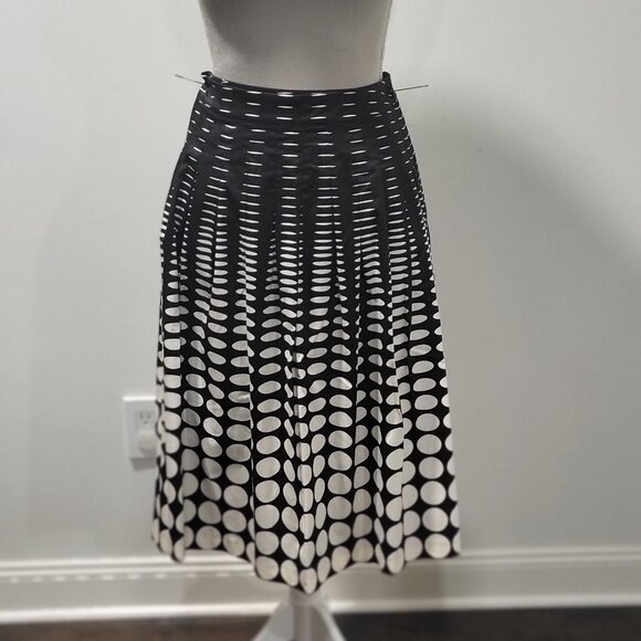 Talbots Size 4 Black & White Size Zip Midi Pleated Skirt - Picture 5 of 6